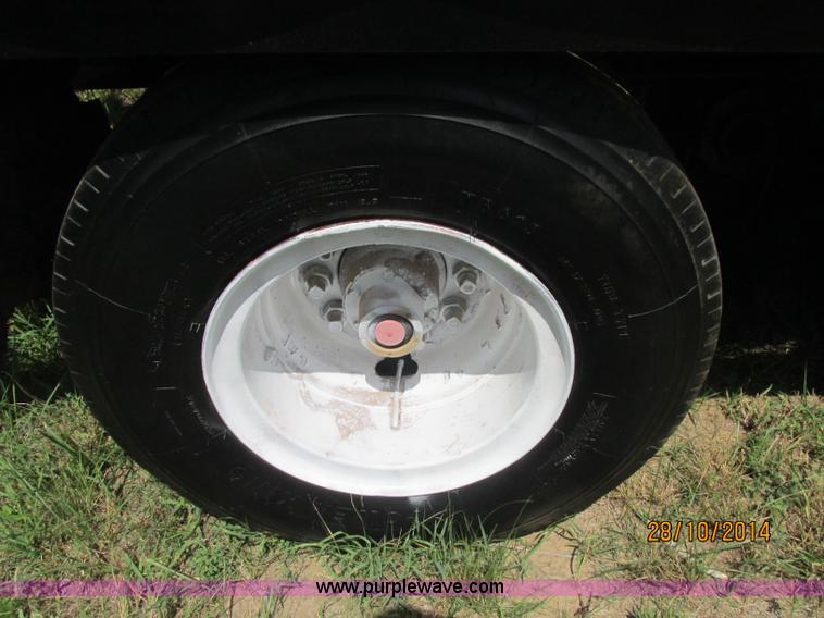 image for item J2473 1981 Triangle gooseneck trailer