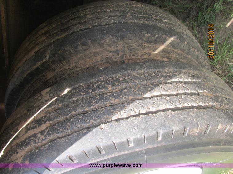 image for item J2473 1981 Triangle gooseneck trailer