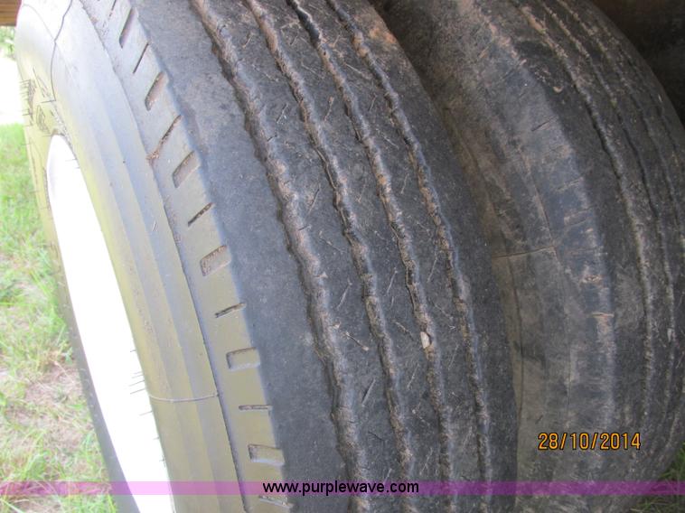 image for item J2473 1981 Triangle gooseneck trailer