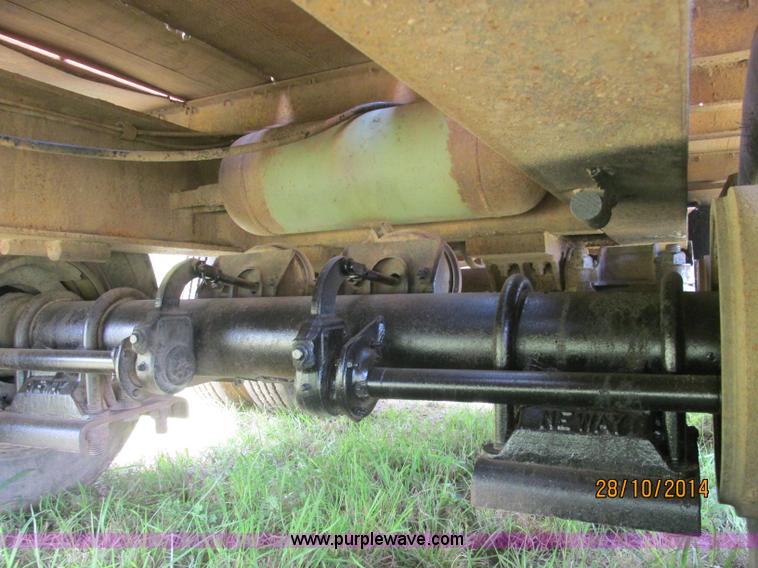 image for item J2473 1981 Triangle gooseneck trailer