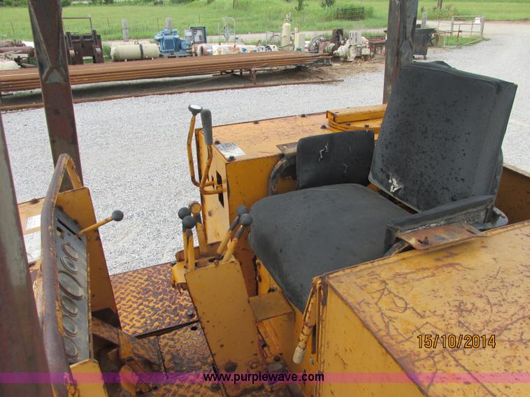 image for item J2475 Case 1150B dozer