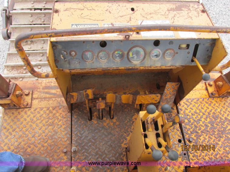 image for item J2475 Case 1150B dozer