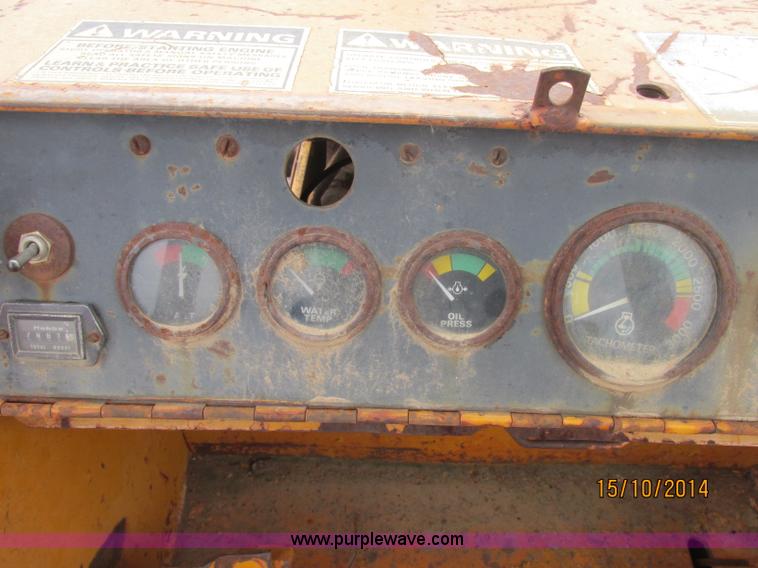 image for item J2475 Case 1150B dozer