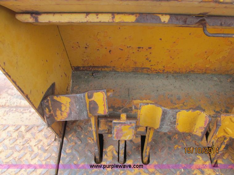 image for item J2475 Case 1150B dozer