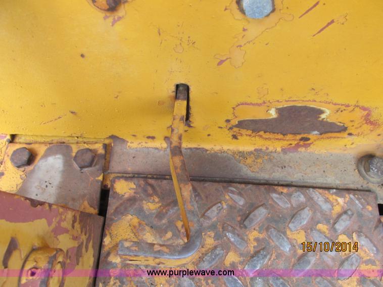 image for item J2475 Case 1150B dozer