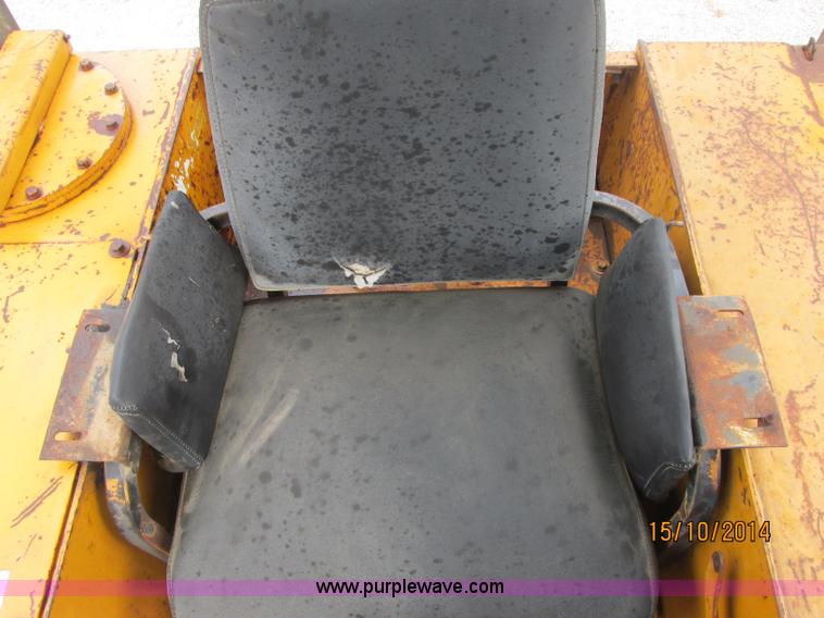 image for item J2475 Case 1150B dozer