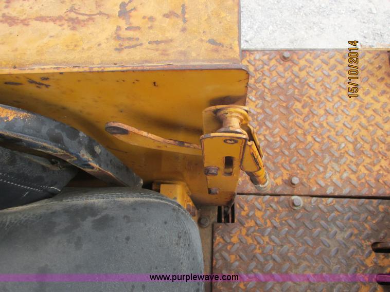 image for item J2475 Case 1150B dozer