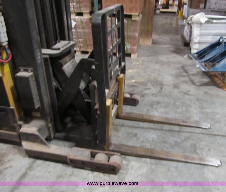 image for item Z9174 Caterpillar NRR40 forklift