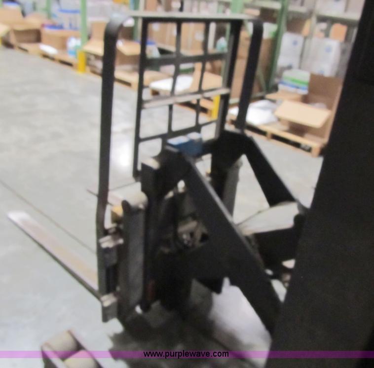 image for item Z9174 Caterpillar NRR40 forklift