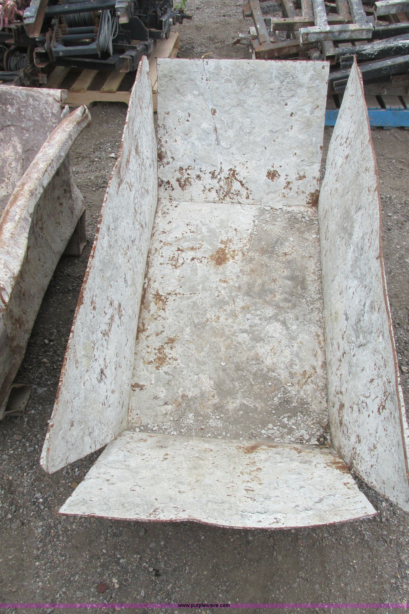 (6) assorted steel mud tubs in Wichita, KS Item AX9762 sold Purple Wave