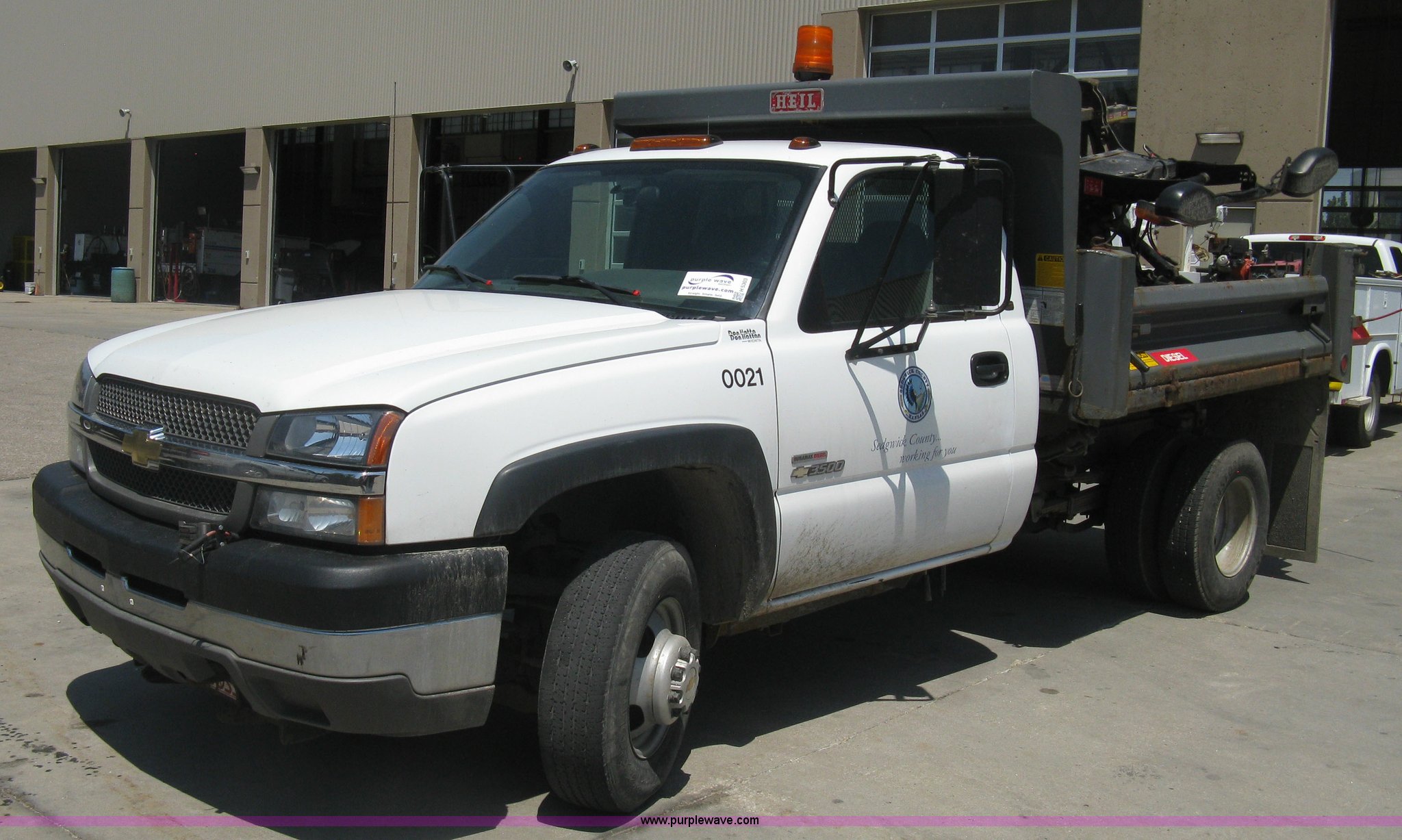 2004 Chevrolet Silverado 3500 dump bed truck in Wichita, KS Item