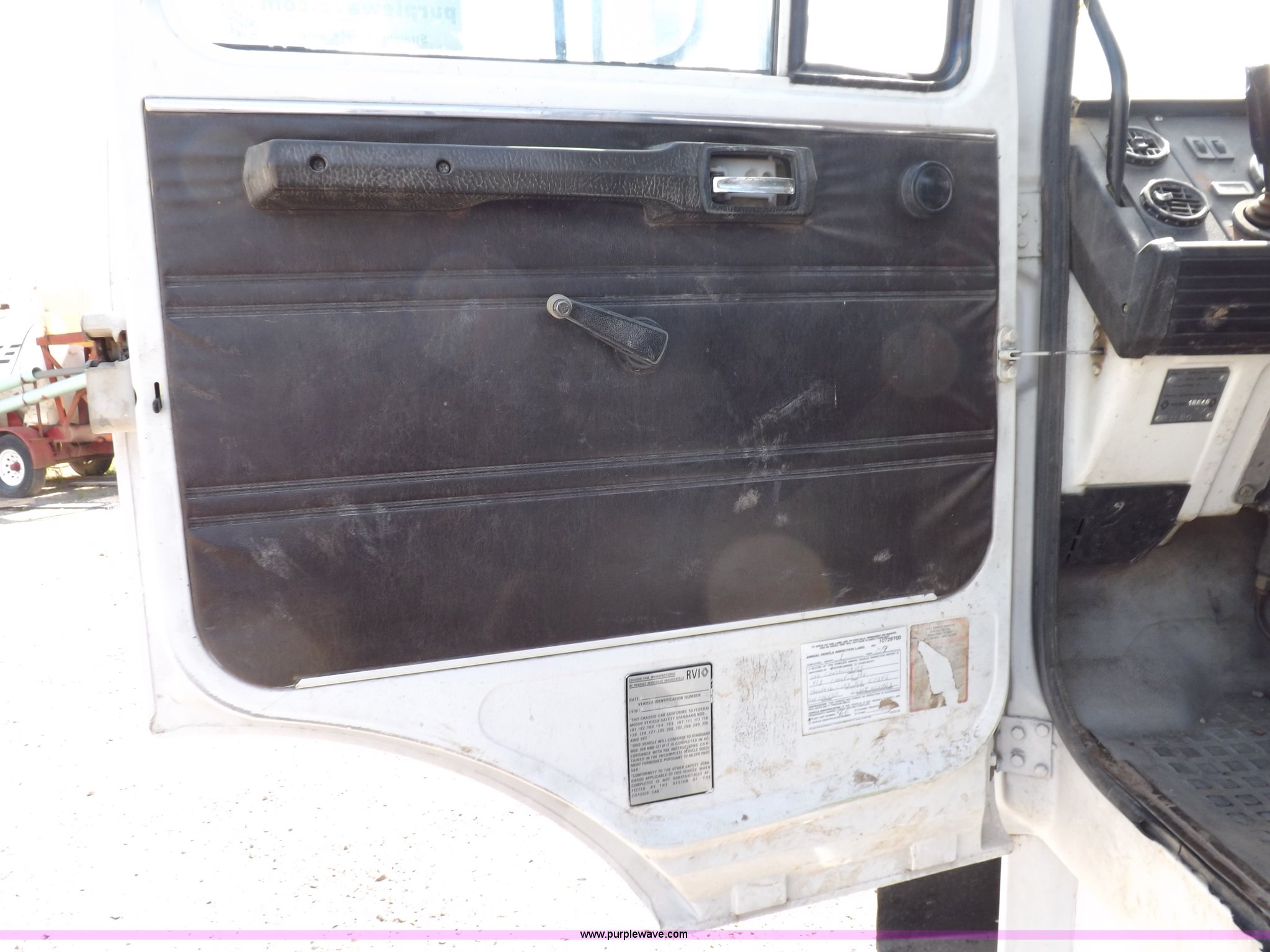 1980 Mack MS200 flatbed truck in Garden City, KS | Item H9226 sold