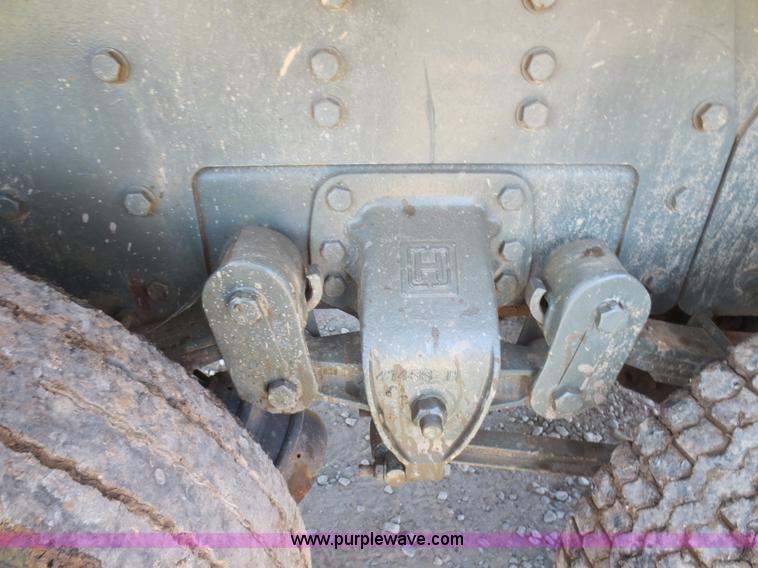 image for item B4742 1989 Ford F800 flatbed truck