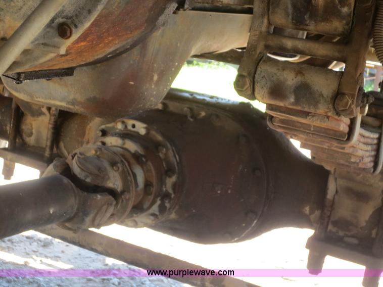 image for item B4742 1989 Ford F800 flatbed truck