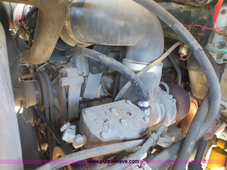 image for item B4742 1989 Ford F800 flatbed truck