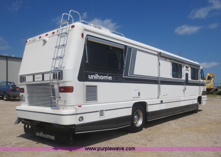 image for item D2122 1992 Foretravel U4300 Silver Edition RV