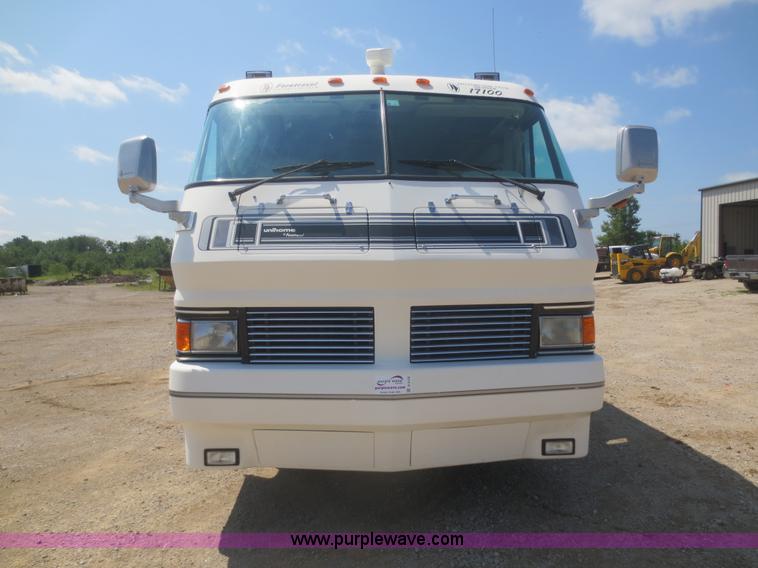 image for item D2122 1992 Foretravel U4300 Silver Edition RV