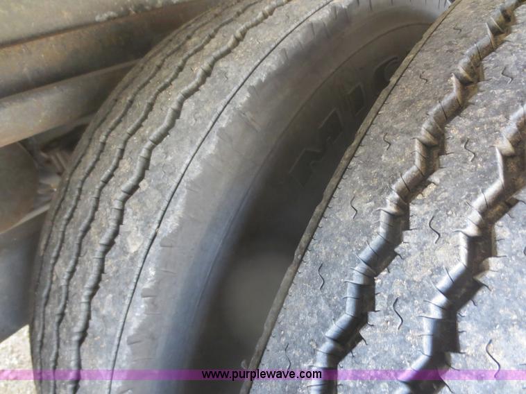 image for item D2122 1992 Foretravel U4300 Silver Edition RV