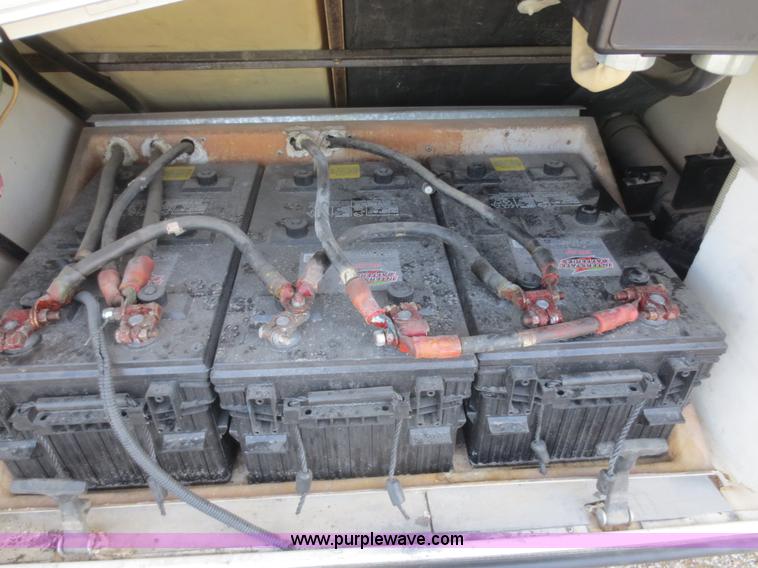 image for item D2122 1992 Foretravel U4300 Silver Edition RV