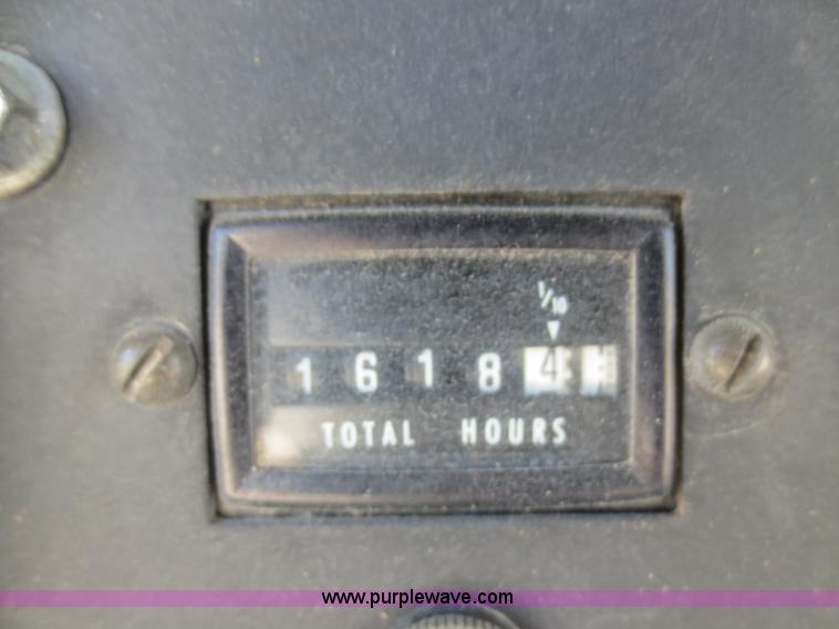 image for item D2122 1992 Foretravel U4300 Silver Edition RV