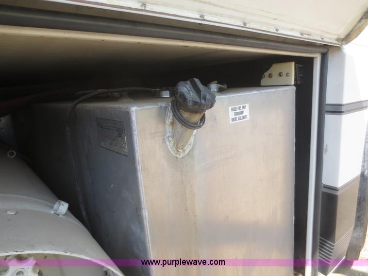 image for item D2122 1992 Foretravel U4300 Silver Edition RV