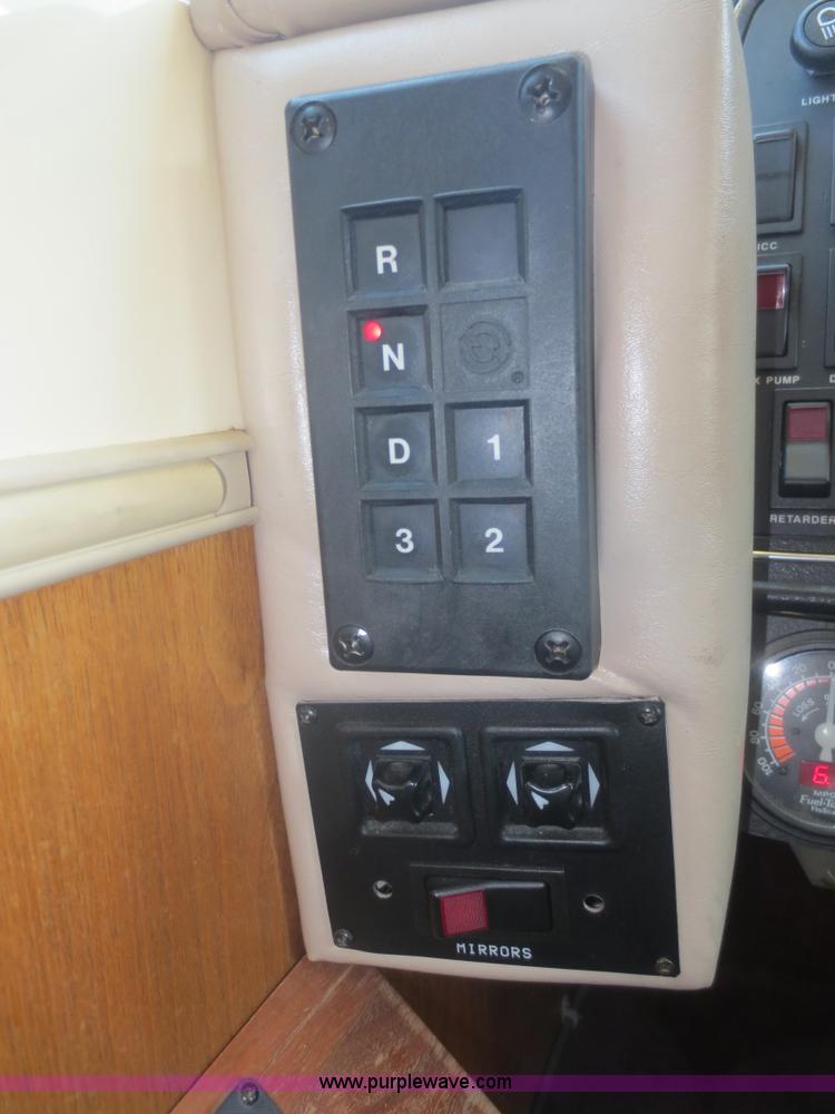 image for item D2122 1992 Foretravel U4300 Silver Edition RV