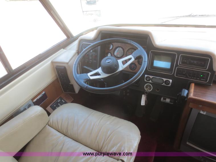 image for item D2122 1992 Foretravel U4300 Silver Edition RV