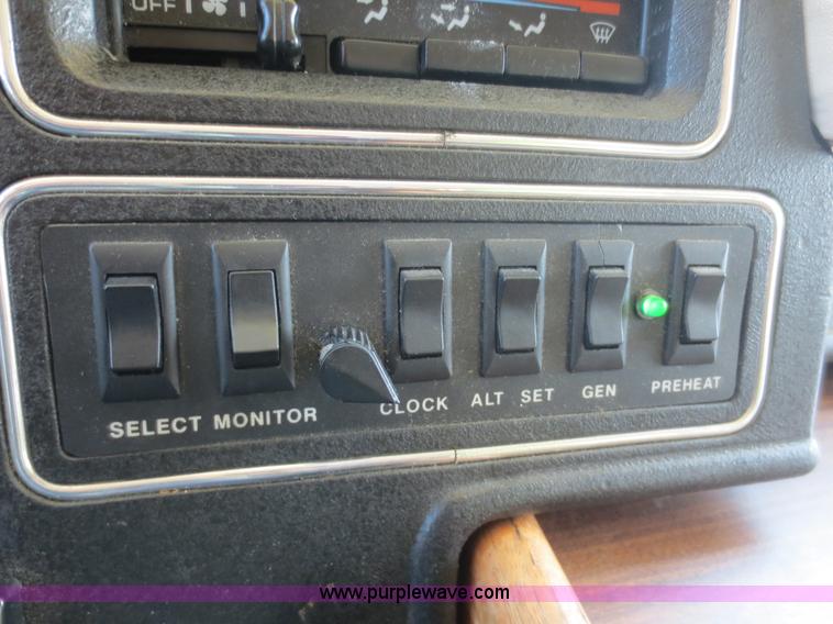 image for item D2122 1992 Foretravel U4300 Silver Edition RV