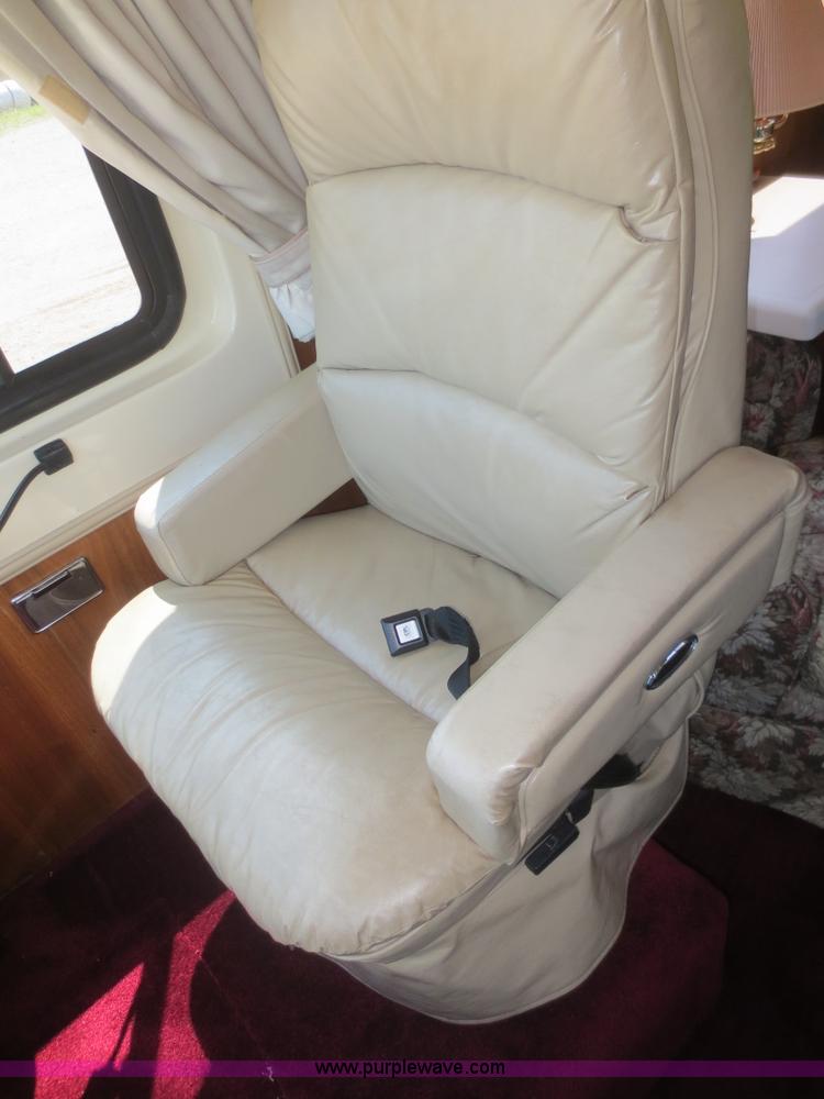 image for item D2122 1992 Foretravel U4300 Silver Edition RV