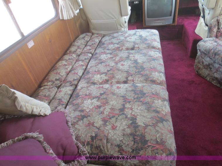 image for item D2122 1992 Foretravel U4300 Silver Edition RV