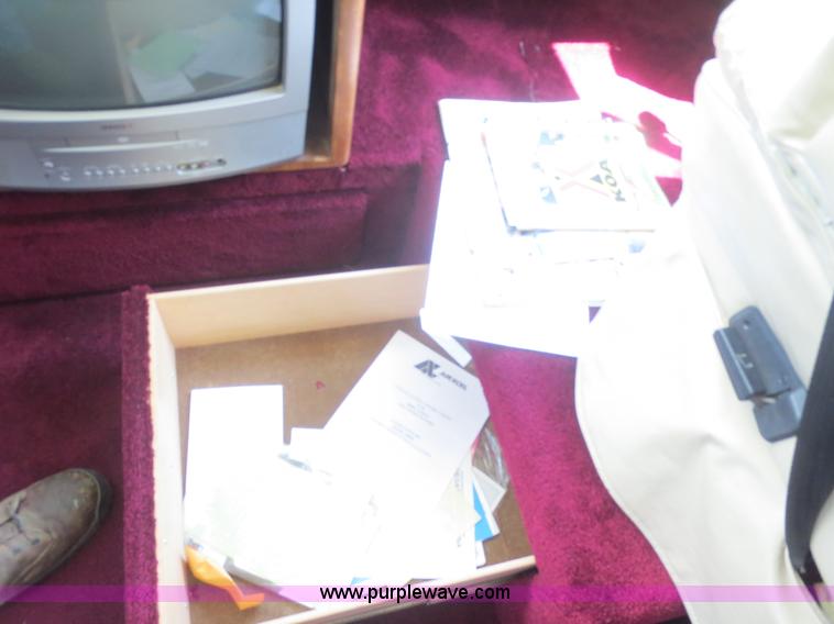 image for item D2122 1992 Foretravel U4300 Silver Edition RV