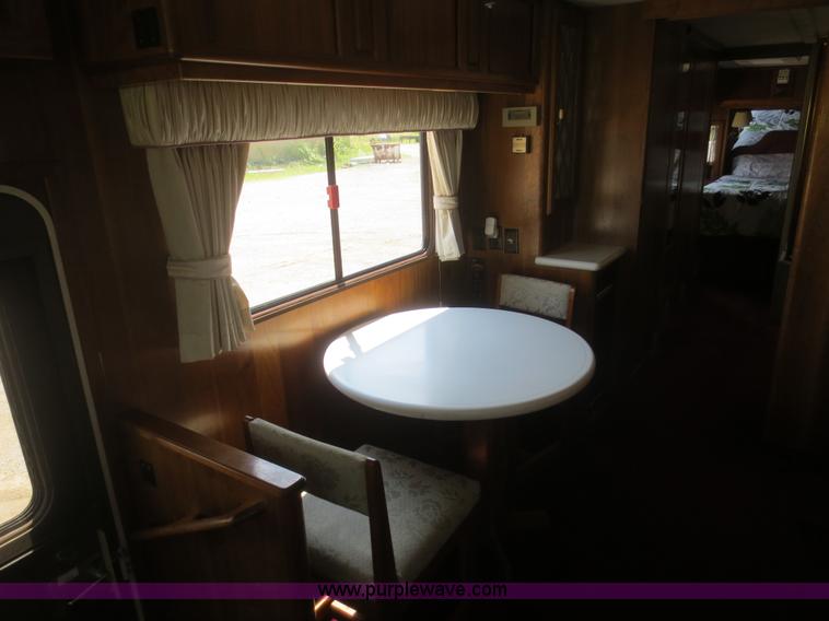 image for item D2122 1992 Foretravel U4300 Silver Edition RV