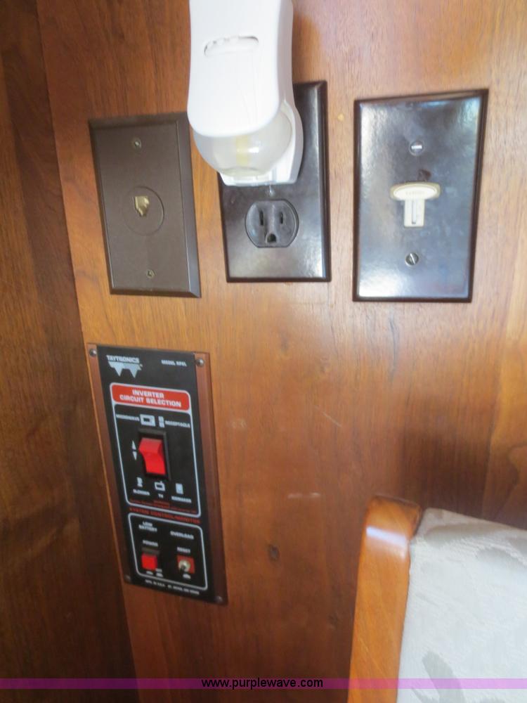 image for item D2122 1992 Foretravel U4300 Silver Edition RV