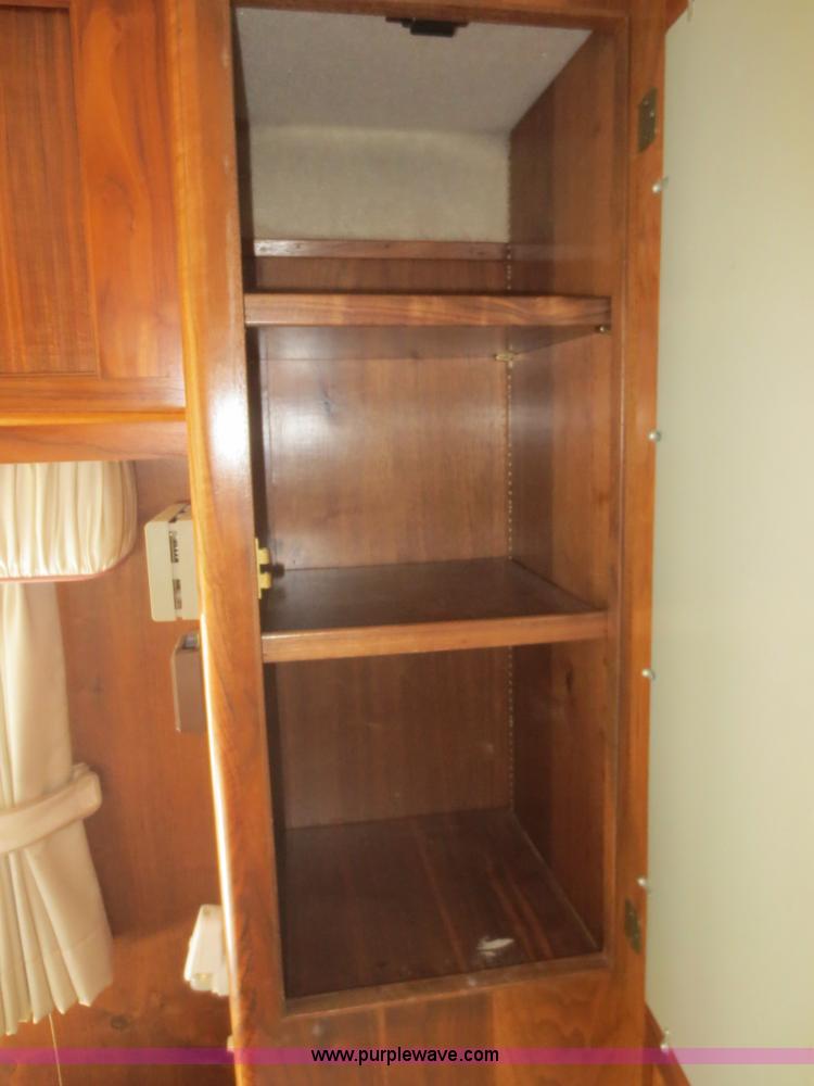 image for item D2122 1992 Foretravel U4300 Silver Edition RV