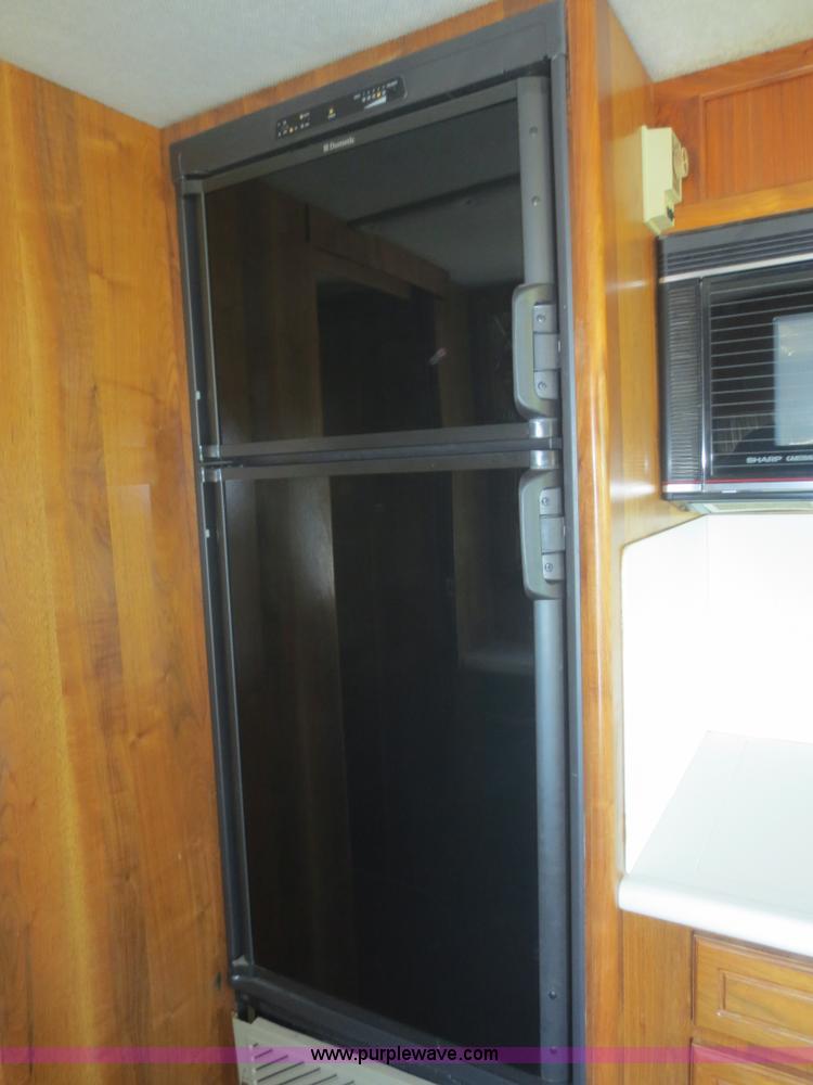 image for item D2122 1992 Foretravel U4300 Silver Edition RV