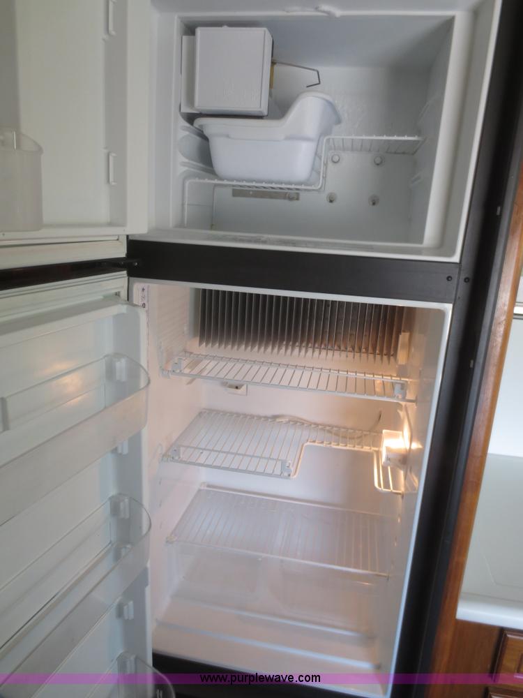 image for item D2122 1992 Foretravel U4300 Silver Edition RV