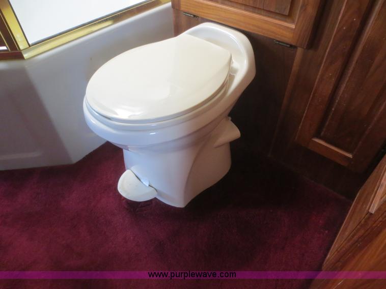 image for item D2122 1992 Foretravel U4300 Silver Edition RV