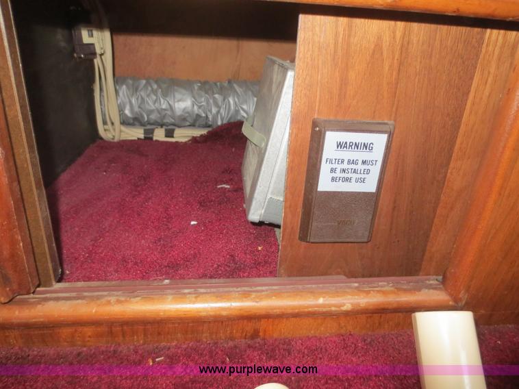 image for item D2122 1992 Foretravel U4300 Silver Edition RV