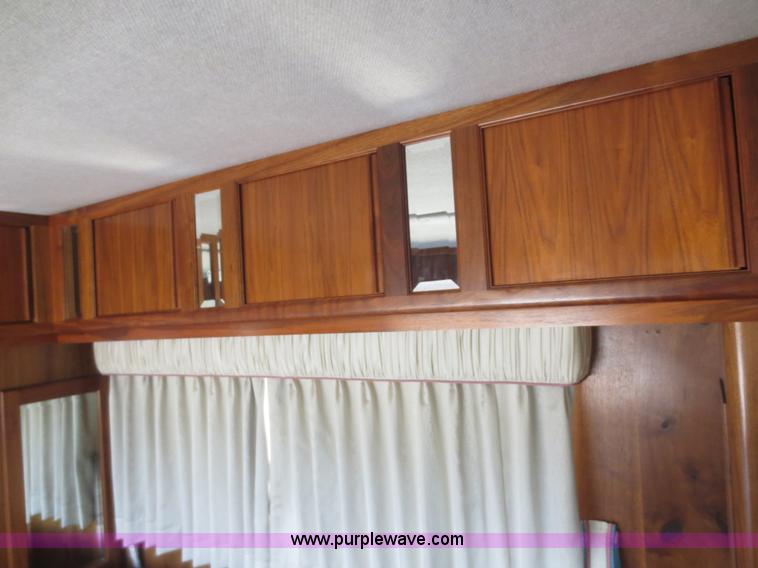 image for item D2122 1992 Foretravel U4300 Silver Edition RV