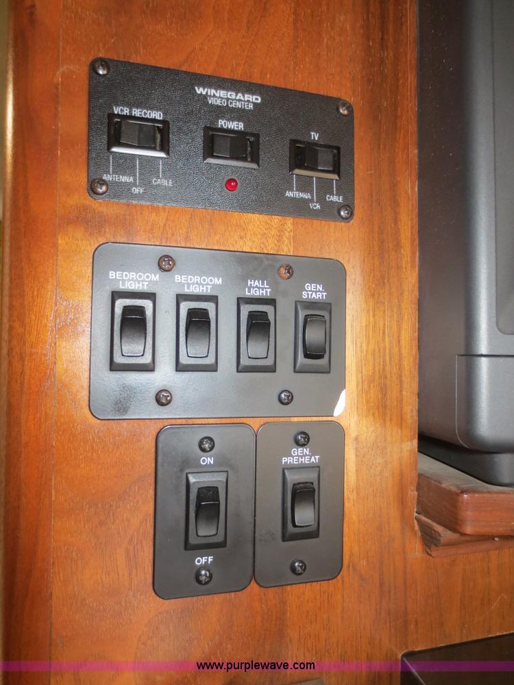 image for item D2122 1992 Foretravel U4300 Silver Edition RV