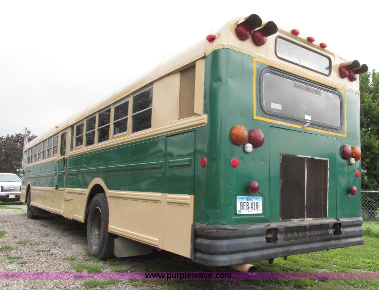 image for item F7492 1996 International 9800 Bus