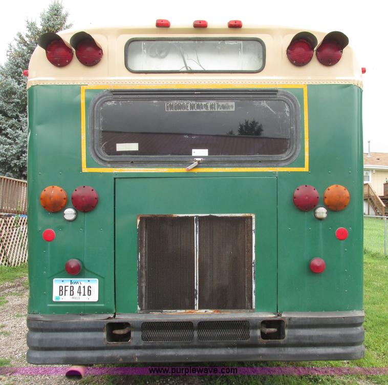 image for item F7492 1996 International 9800 Bus