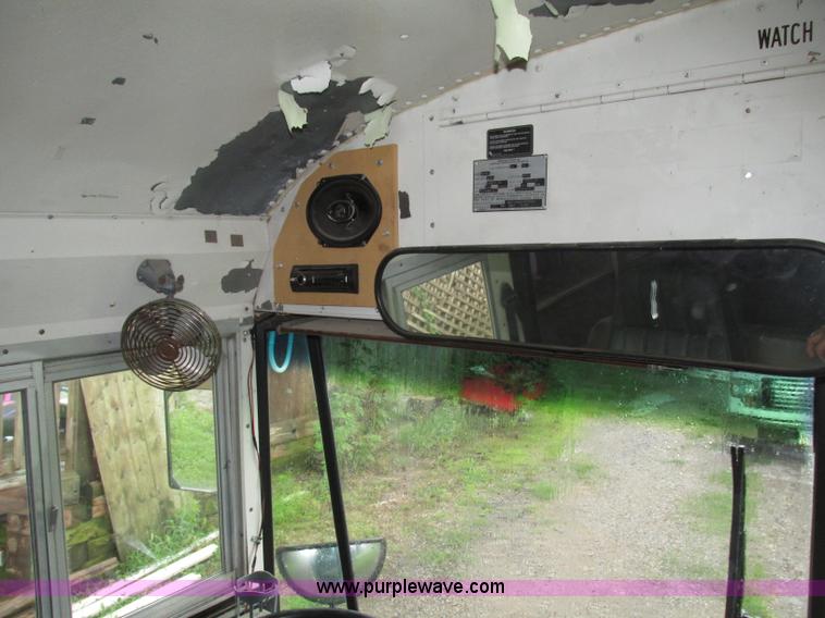 image for item F7492 1996 International 9800 Bus