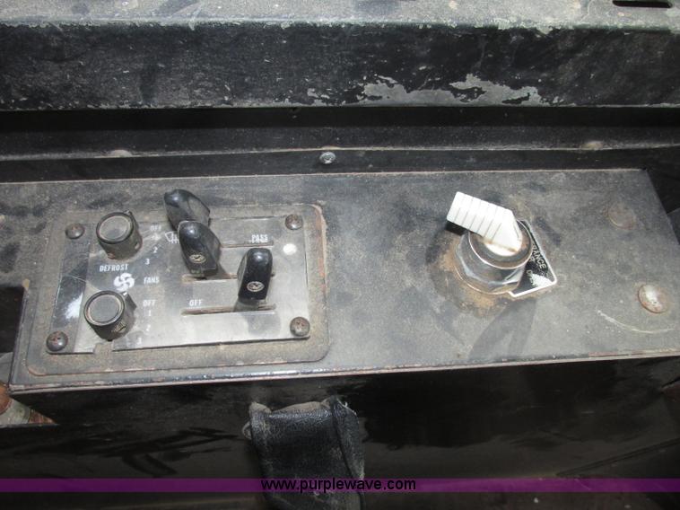 image for item F7492 1996 International 9800 Bus