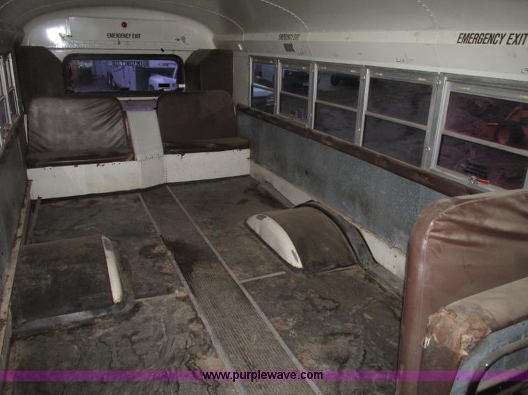 image for item F7492 1996 International 9800 Bus