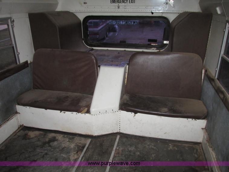 image for item F7492 1996 International 9800 Bus