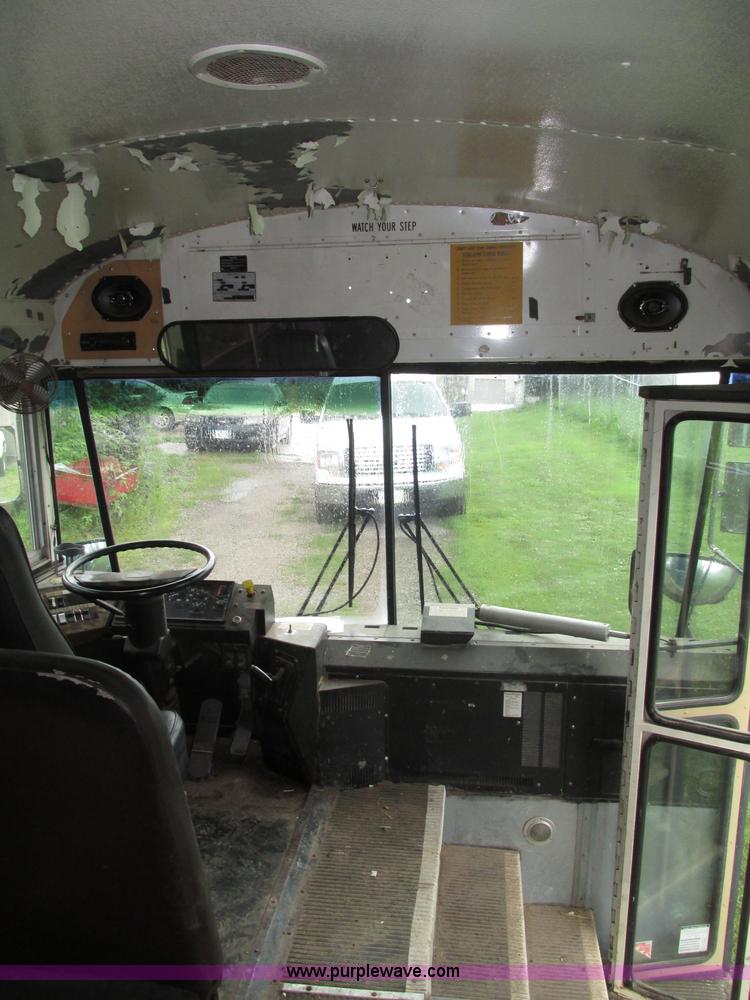 image for item F7492 1996 International 9800 Bus