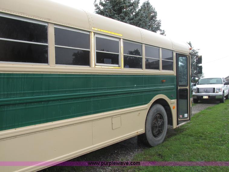 image for item F7492 1996 International 9800 Bus