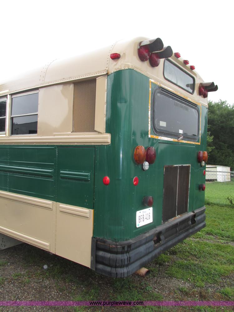 image for item F7492 1996 International 9800 Bus