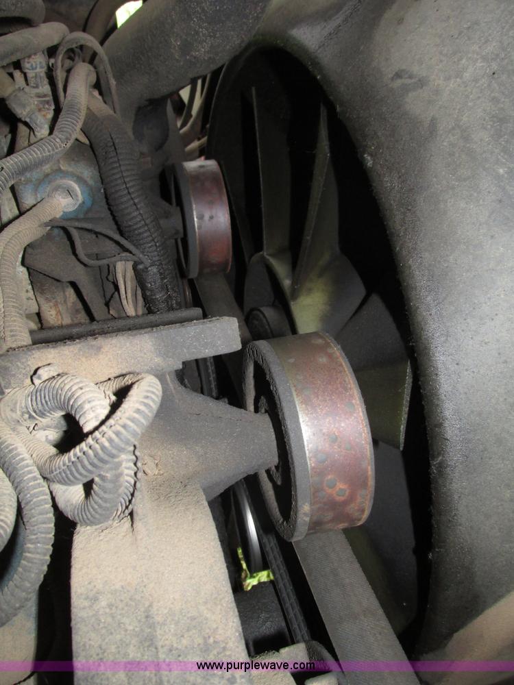 image for item F7492 1996 International 9800 Bus